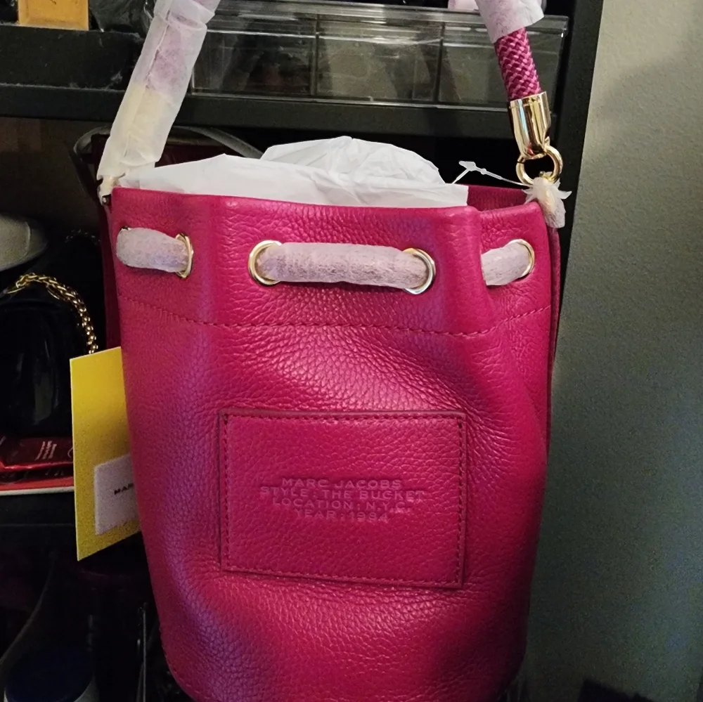 Marc Jacobs Pink Bucket Shoulder Bag - Picture 2 of 3
